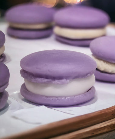 White Peach & Hibiscus - 8 piece mini macaron wax melts